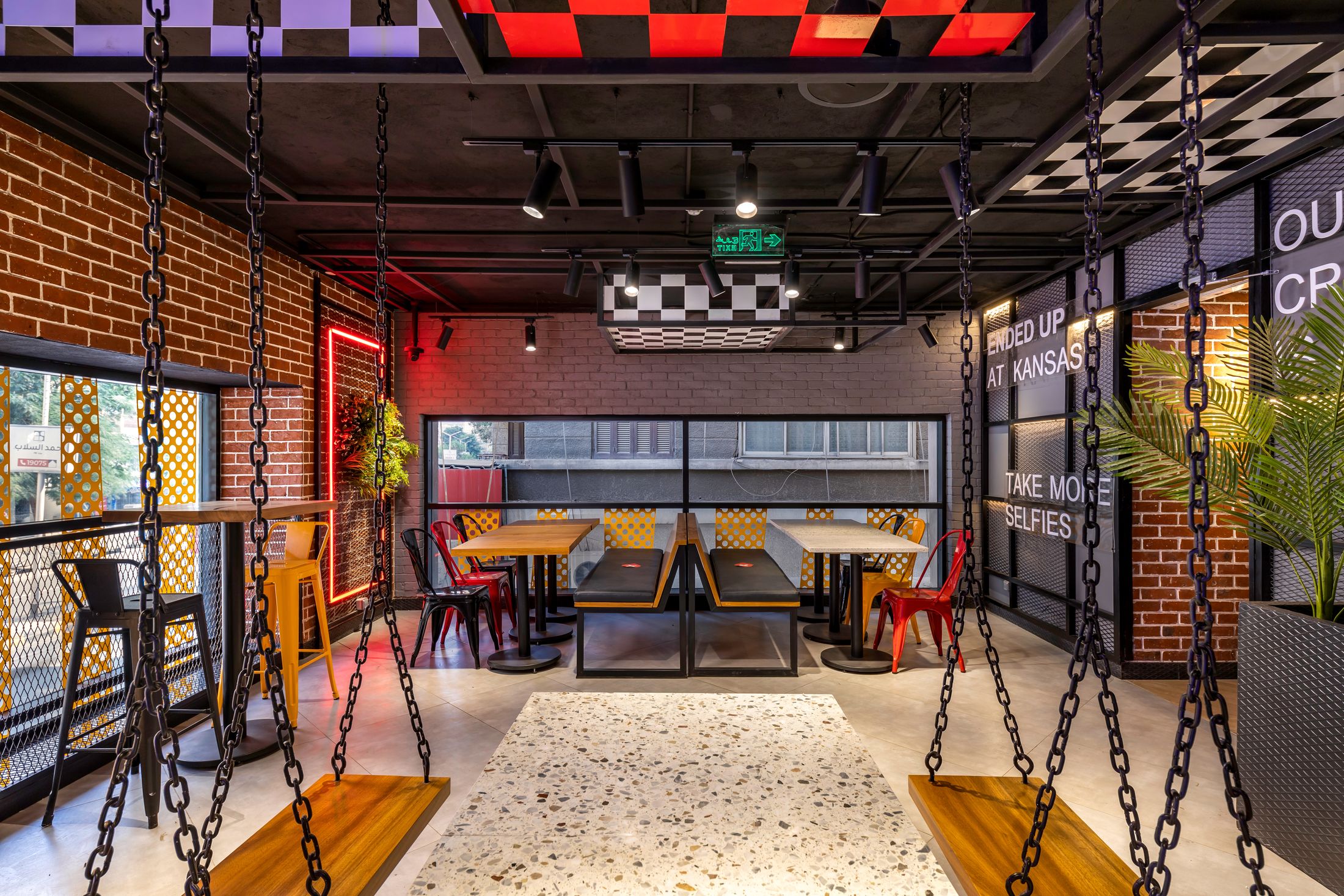 Kansas Fried Chicken — Mohndssien — Xforms Studio