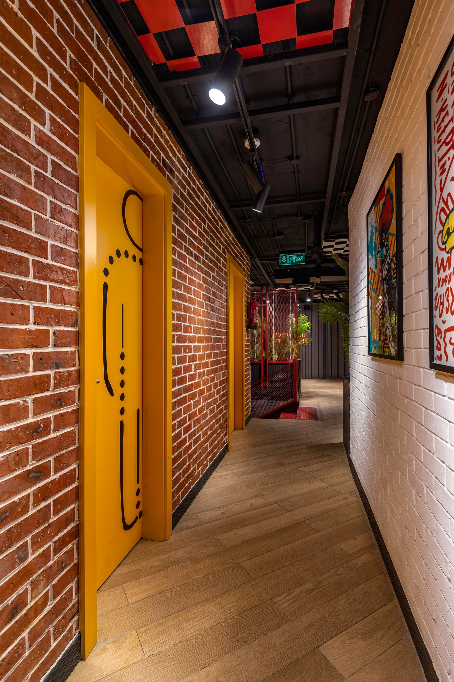 Kansas Fried Chicken — Mohndssien — Xforms Studio