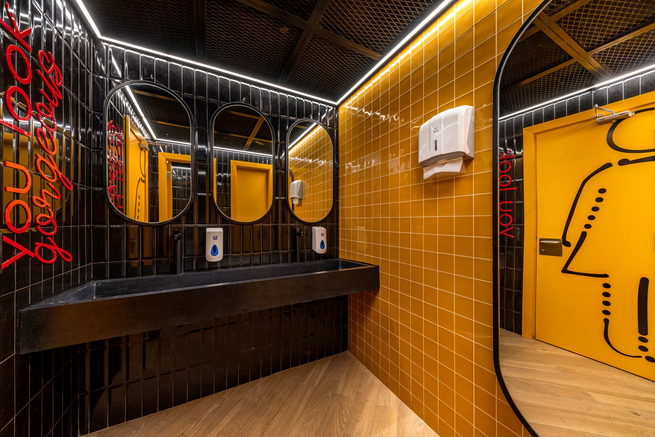 Kansas Fried Chicken — Mohndssien — Xforms Studio